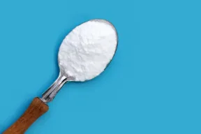 Bicarbonato in lavastoviglie: a cosa serve e come usarlo