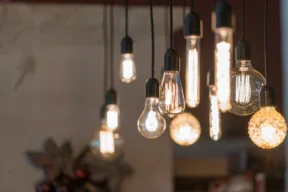 Come si misura l'intensità della luce di una lampadina?