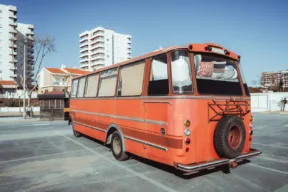 van parcheggiato