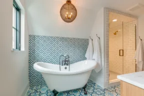 Fino a che altezza mettere le piastrelle sulle pareti del bagno