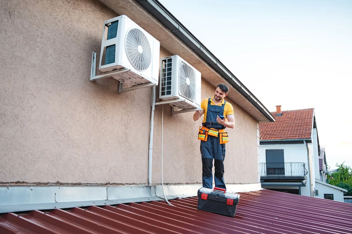 Si può installare il motore del condizionatore sul tetto condominiale?