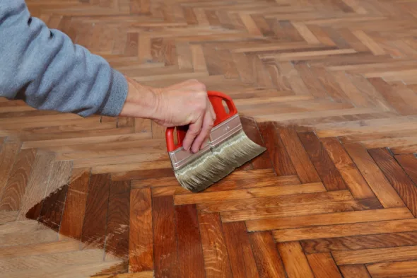 Si può usare l'olio rosso sul parquet?