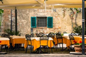 Come aprire un ristorante: quanti soldi ci vogliono e quanto si guadagna