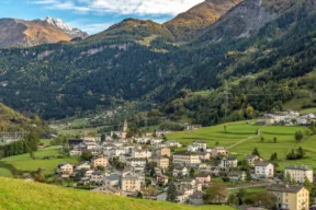 Cosa vedere a Poschiavo in estate e in inverno, lungo il trenino del Bernina