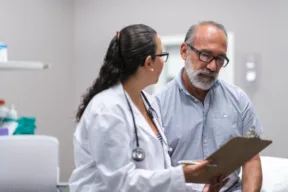 medico con paziente