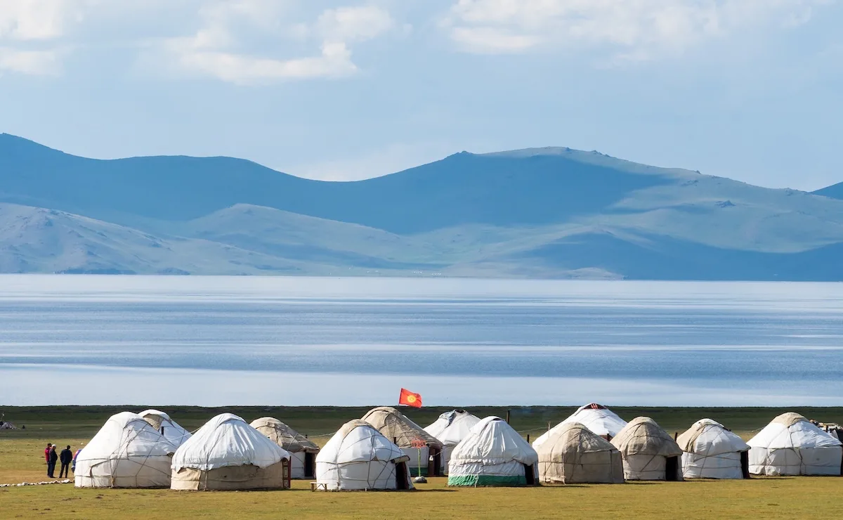 Lago Issyk Kul Kirghizistan 1 jpeg