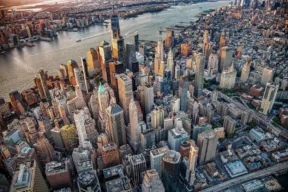 Perché il grattacielo Pfizer di New York è a rischio crollo e cosa si può fare