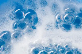 Troppo detersivo in lavatrice, cosa fare?