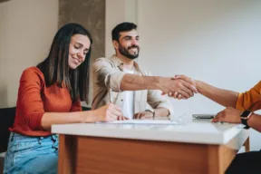 Affitto più basso in cambio dei lavori in casa: proprietario e inquilino possono accordarsi?