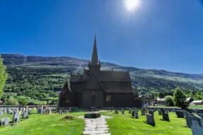 Tutto sulle Stavkirke: le antiche chiese nere in legno della Norvegia