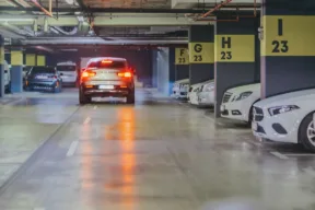 auto parcheggiate