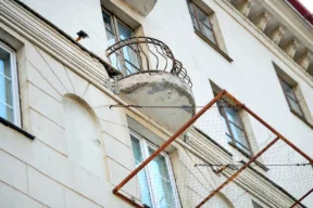 balcone con rete anticaduta