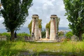 Esiste un ponte su cui passare a piedi dal Lazio alla Campania