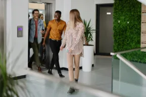 persone nel palazzo