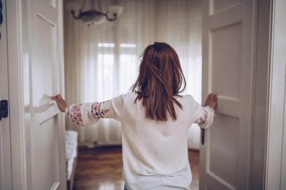 Spostare una porta in casa, quando basta la CILA e quando serve la SCIA