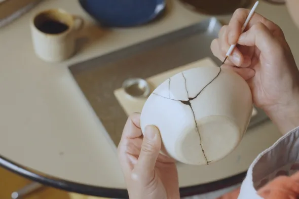 Come riparare una crepa nella ceramica