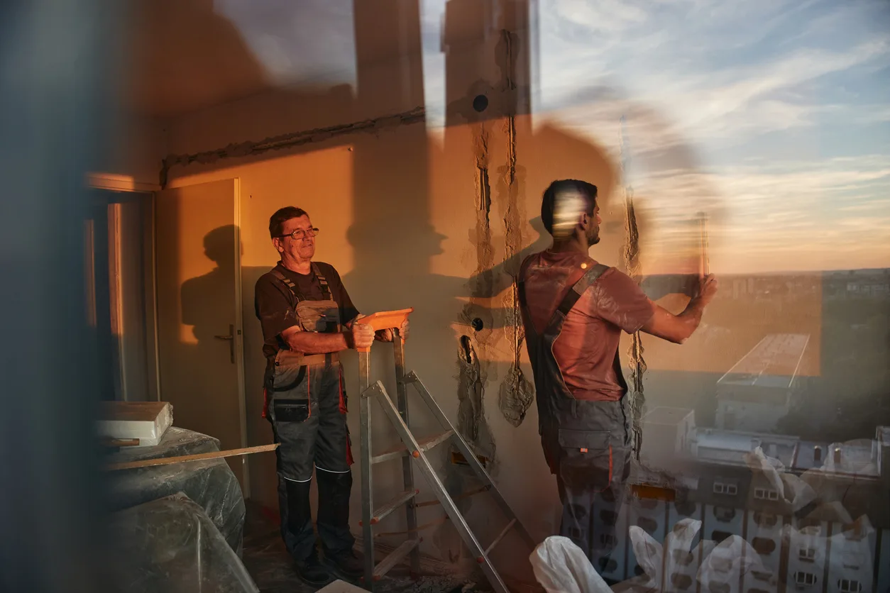 Ristrutturazioni-e-rincari_-cosa-controllare-quando-limpresa-chiede-piu-soldi-jpg.webp