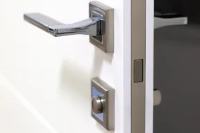 Serrature magnetiche: come funzionano, quando sceglierle e qual è la differenza con quelle meccaniche